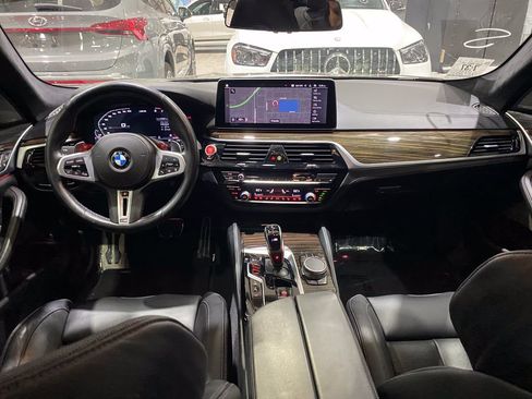 Used 2022 BMW M5 w/ Executive Package AWD/4WD image 2