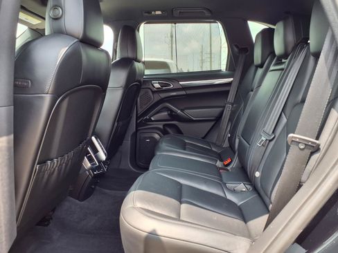 Used 2014 Porsche Cayenne AWD/4WD image 11