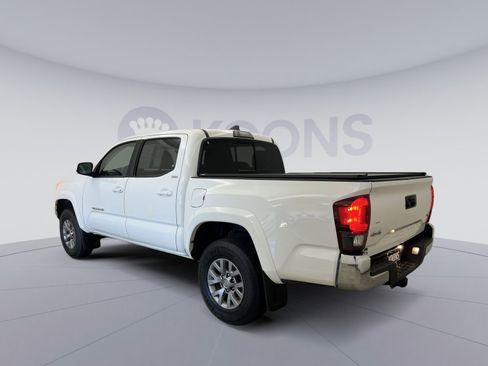 Used 2019 Toyota Tacoma SR5 AWD/4WD image 12