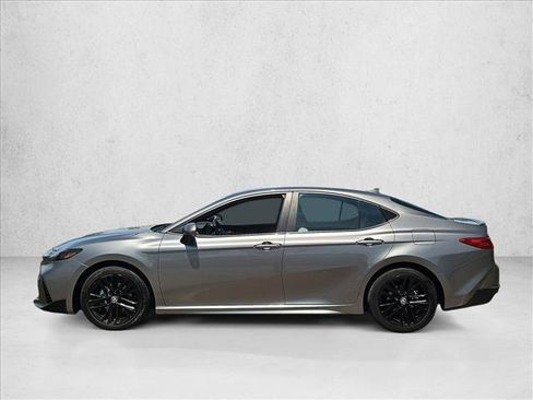 Used 2025 Toyota Camry SE FWD image 9