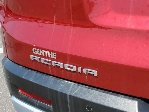 Certified 2023 GMC Acadia SLT image 30