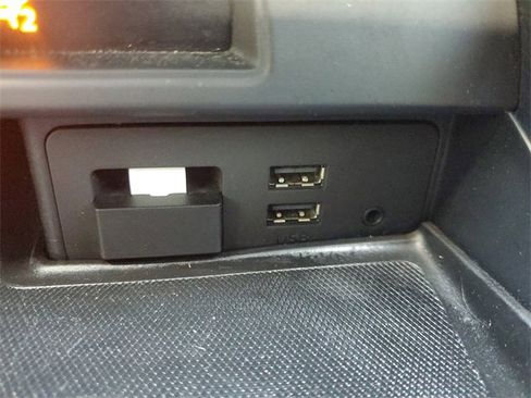 Used 2016 MAZDA MX-5 Miata Club image 21