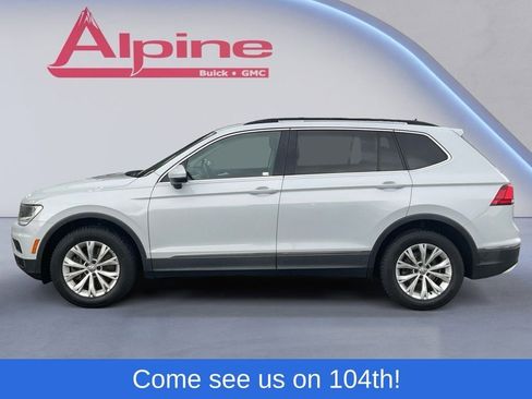 Used 2018 Volkswagen Tiguan SE w/ 3rd Row Seat Package AWD/4WD image 2