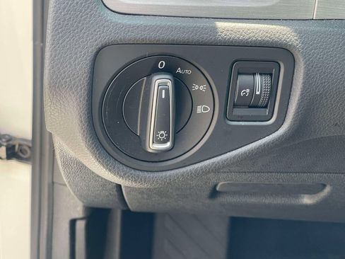 Used 2017 Volkswagen Golf Wolfsburg Edition FWD image 19