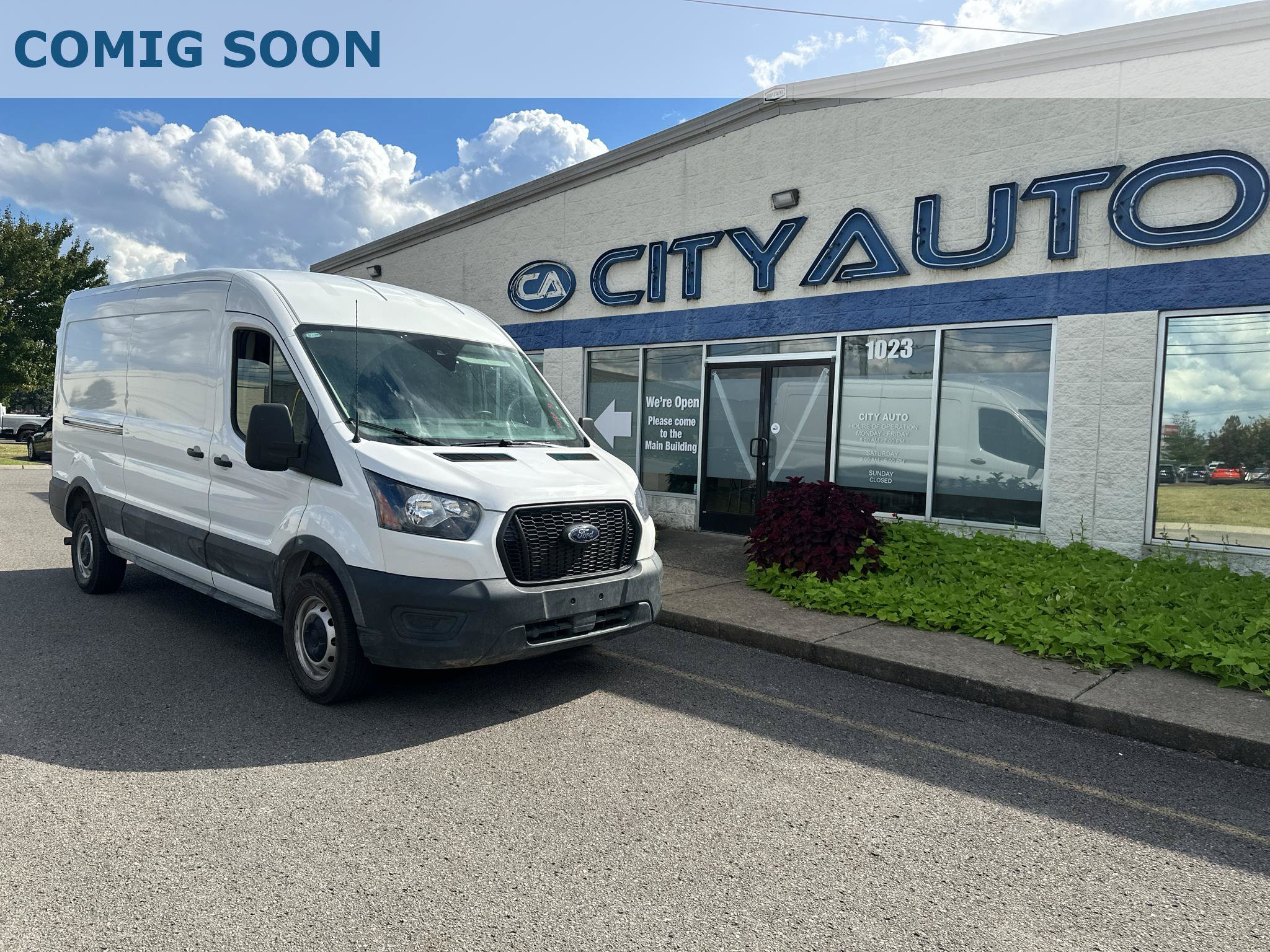Used 2025 Ford Transit 250 148 Medium Roof RWD image 1