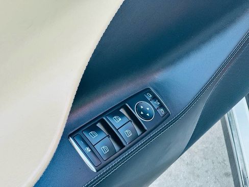 Used 2015 Tesla Model S AWD image 12