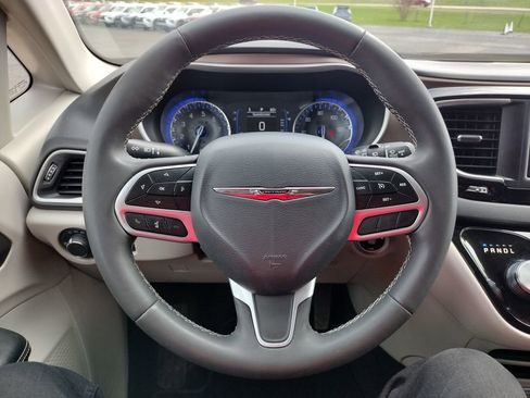 Used 2023 Chrysler Voyager LX FWD image 6