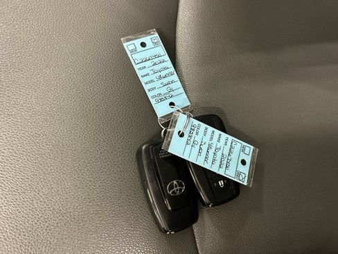 Used 2022 Toyota 4Runner SR5 Premium w/ Moonroof Package AWD/4WD image 12