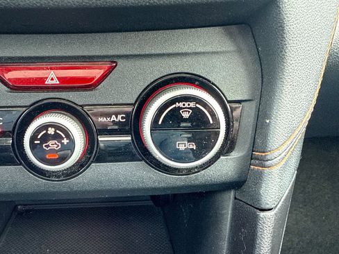 Used 2020 Subaru Crosstrek 2.0i Limited w/ Moonroof Package w/Navigation image 32