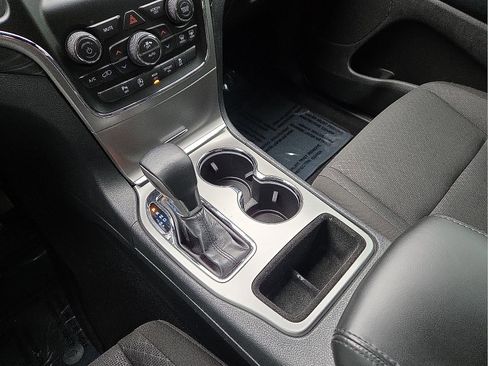 Used 2020 Jeep Grand Cherokee Laredo image 25