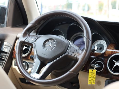 Used 2013 Mercedes-Benz GLK 350 2WD image 16