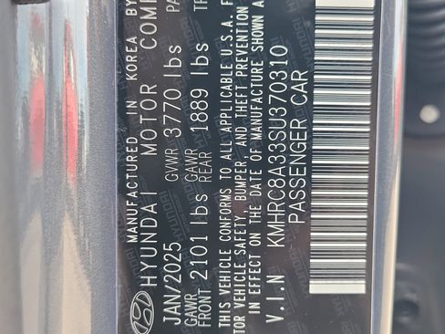 Used 2025 Hyundai Venue SEL FWD image 8