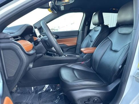 Used 2024 Jeep Compass Limited image 35