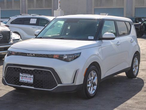 Used 2023 Kia Soul LX w/ Option Group 015 image 3