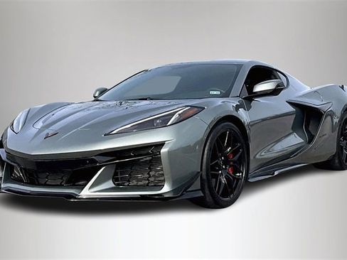 Used 2023 Chevrolet Corvette Z06 w/ Z07 Performance Package image 2