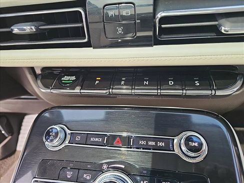 Used 2022 Lincoln Nautilus Black Label w/ Class II Trailer Tow Package image 18