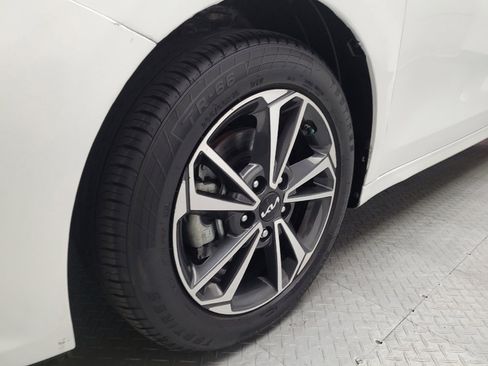 Used 2024 Kia Forte LXS FWD image 31