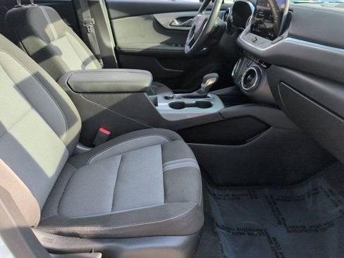 Used 2025 Chevrolet Blazer LT FWD image 30