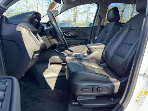 Used 2023 GMC Terrain SLT image 12