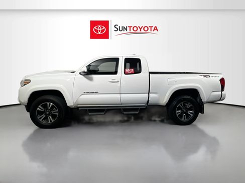 Used 2016 Toyota Tacoma TRD Sport w/ Premium & Technology Package RWD image 7
