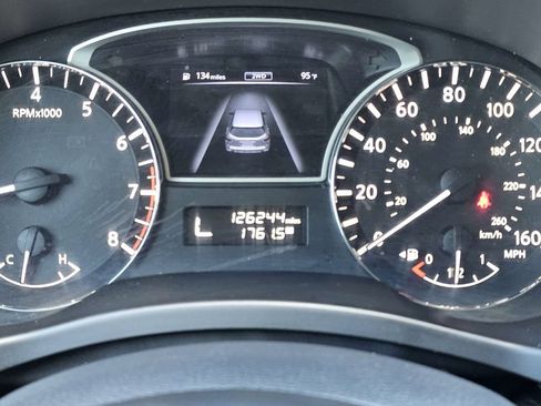 Used 2014 Nissan Pathfinder SV w/ Trailer Tow Package AWD/4WD image 26