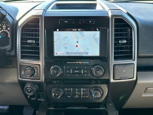 Used 2018 Ford F150 XLT w/ Equipment Group 302A Luxury image 26