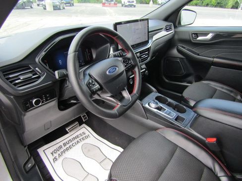 Used 2023 Ford Escape ST-Line w/ Tech Pack #1 AWD/4WD image 7