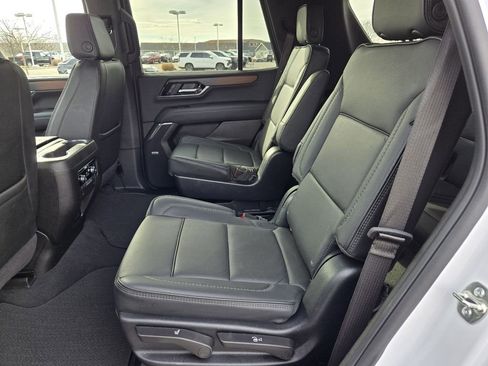 Used 2025 GMC Yukon Denali image 5