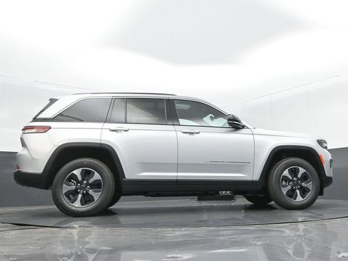 New 2024 Jeep Grand Cherokee Limited 4xe AWD/4WD image 40
