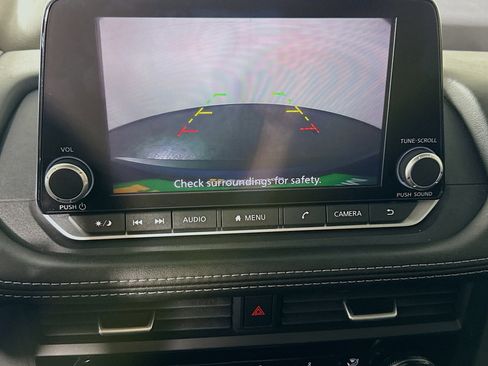 Used 2023 Nissan Rogue S image 18