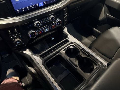 Used 2024 Ford F350 Lariat w/ FX4 Off-Road Package image 30