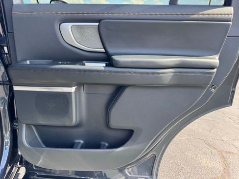 Used 2025 Ford Expedition Tremor image 33