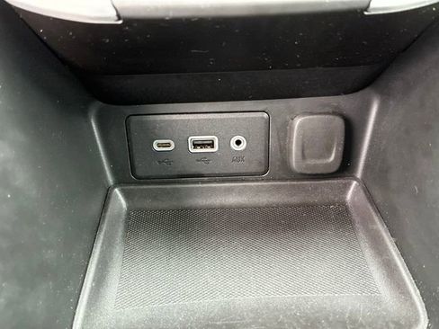 Used 2024 GMC Terrain SLE image 28