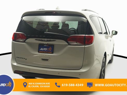 Used 2020 Chrysler Pacifica Touring-L Plus FWD image 10