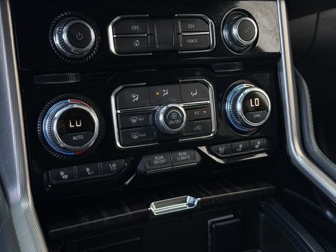 Used 2022 GMC Yukon Denali AWD/4WD image 20