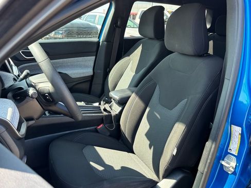 Used 2024 Jeep Compass Sport image 7