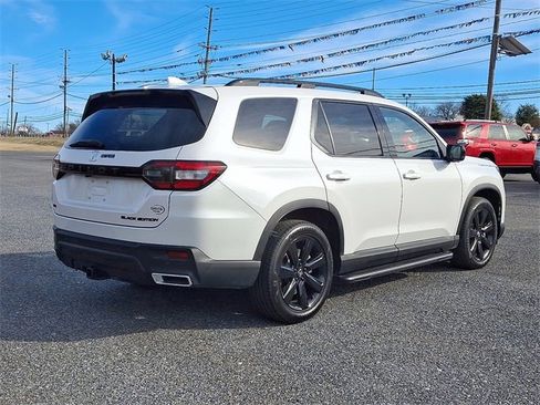 Certified 2025 Honda Pilot Black Edition image 6