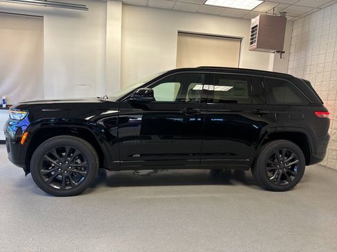 New 2026 Jeep Grand Cherokee Limited AWD/4WD image 14