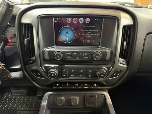 Used 2018 Chevrolet Silverado 1500 LT w/ LT Plus Package AWD/4WD image 19