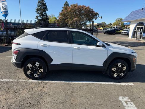 Used 2024 Hyundai Kona SEL AWD/4WD image 6