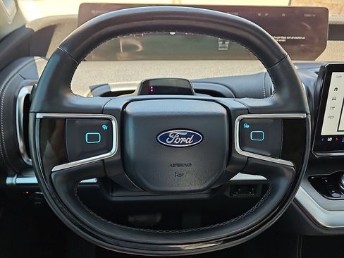 Used 2025 Ford Expedition Max Platinum AWD/4WD image 19