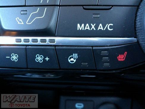 Used 2022 Ford Escape SEL w/ Technology Package image 19