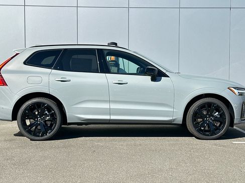 New 2026 Volvo XC60 B5 Ultra w/ Protection Package Premier AWD/4WD image 6