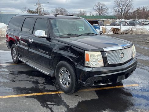 Used 2005 Cadillac Escalade ESV AWD image 3