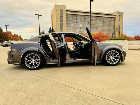 Used 2017 Dodge Charger R/T w/ Driver Confidence Group image 36