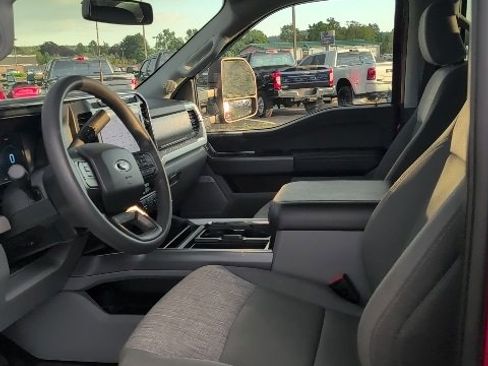 Used 2024 Ford F250 XLT w/ Black Appearance Package image 2