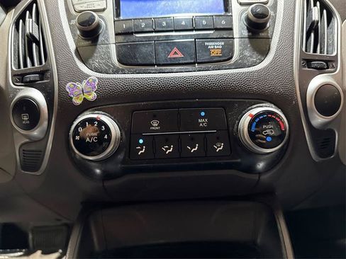 Used 2011 Hyundai Tucson GLS FWD image 25