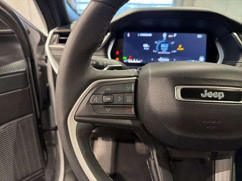 Used 2024 Jeep Grand Cherokee Altitude image 22