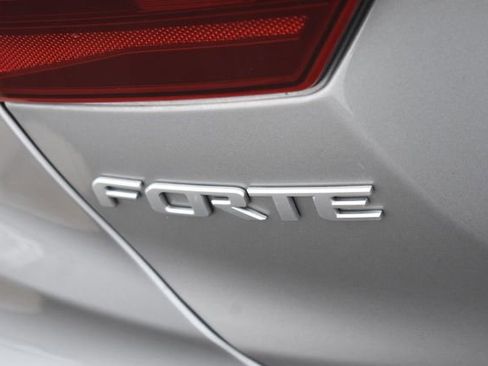 Certified 2023 Kia Forte LXS image 11