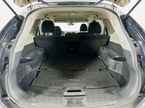 Used 2017 Nissan Rogue SV FWD image 27